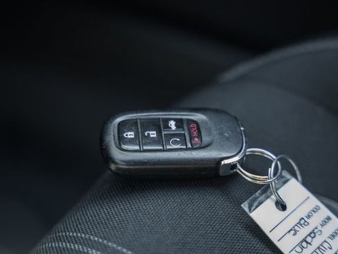 Used 2023 Honda Civic Sport image 35