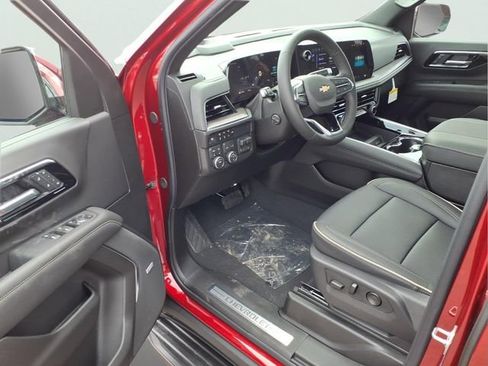 New 2026 Chevrolet Suburban Premier w/ Sun And Tow Package AWD/4WD image 10