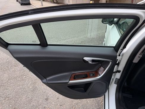 Used 2012 Volvo S60 T6 AWD/4WD image 27