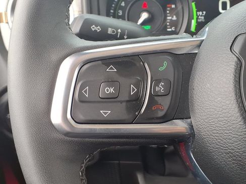 Used 2025 Jeep Wrangler Unlimited Sahara AWD/4WD image 29
