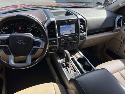 Used 2018 Ford F150 Lariat image 13
