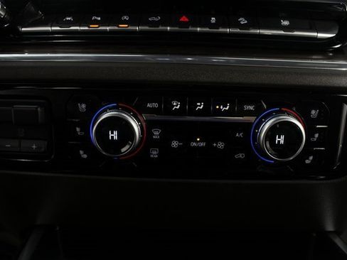 Used 2024 GMC Sierra 1500 SLT w/ SLT Premium Plus Package image 7