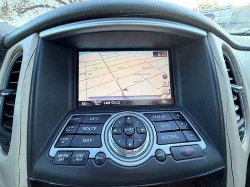 Used 2011 INFINITI EX35 Journey w/ Premium Pkg image 16