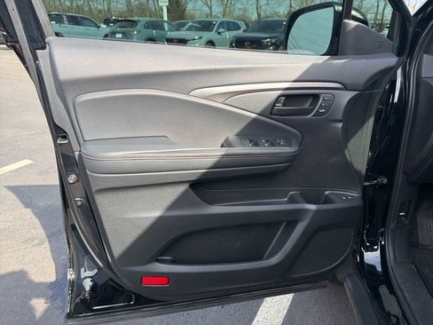 Certified 2022 Honda Passport TrailSport image 19