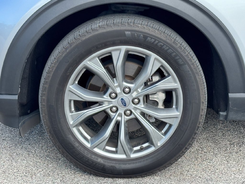 Used 2023 Ford Explorer XLT w/ Equipment Group 202A AWD/4WD image 39