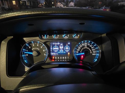 Used 2013 Ford F150 XLT w/ Mid Equipment Group image 25