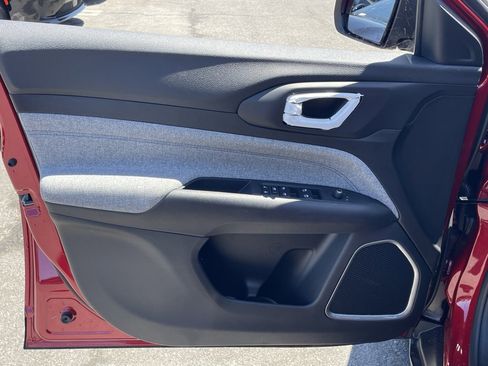 New 2025 Jeep Compass Latitude image 14