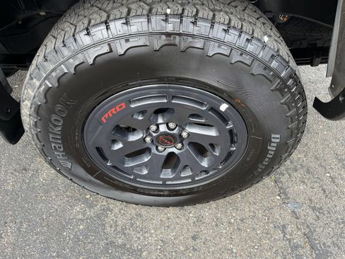 Used 2026 Nissan Frontier PRO-4X AWD/4WD image 30