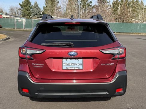 Used 2025 Subaru Outback Premium image 7
