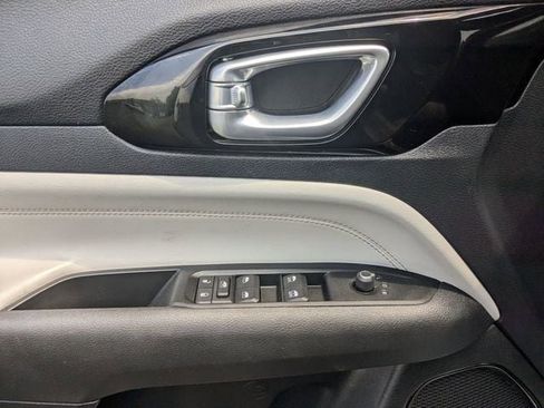 Certified 2022 Jeep Compass Limited w/ Sun and Sound Group image 12