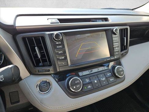 Used 2018 Toyota RAV4 Limited FWD image 12