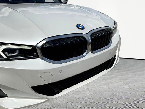 Used 2023 BMW 330i xDrive Sedan w/ Premium Package AWD/4WD image 33
