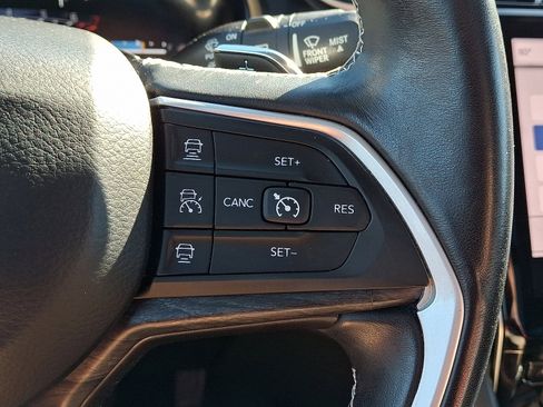 Used 2021 Jeep Grand Cherokee L Limited image 23