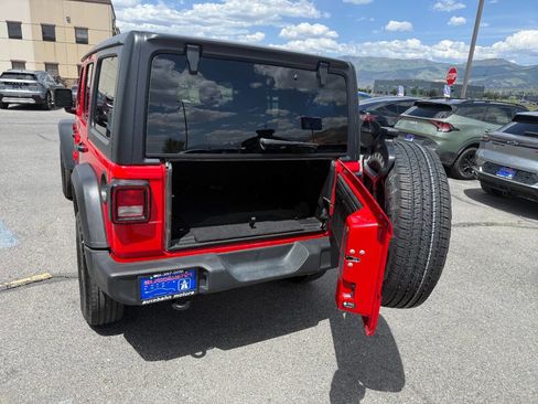 Used 2025 Jeep Wrangler Unlimited Sport AWD/4WD image 16