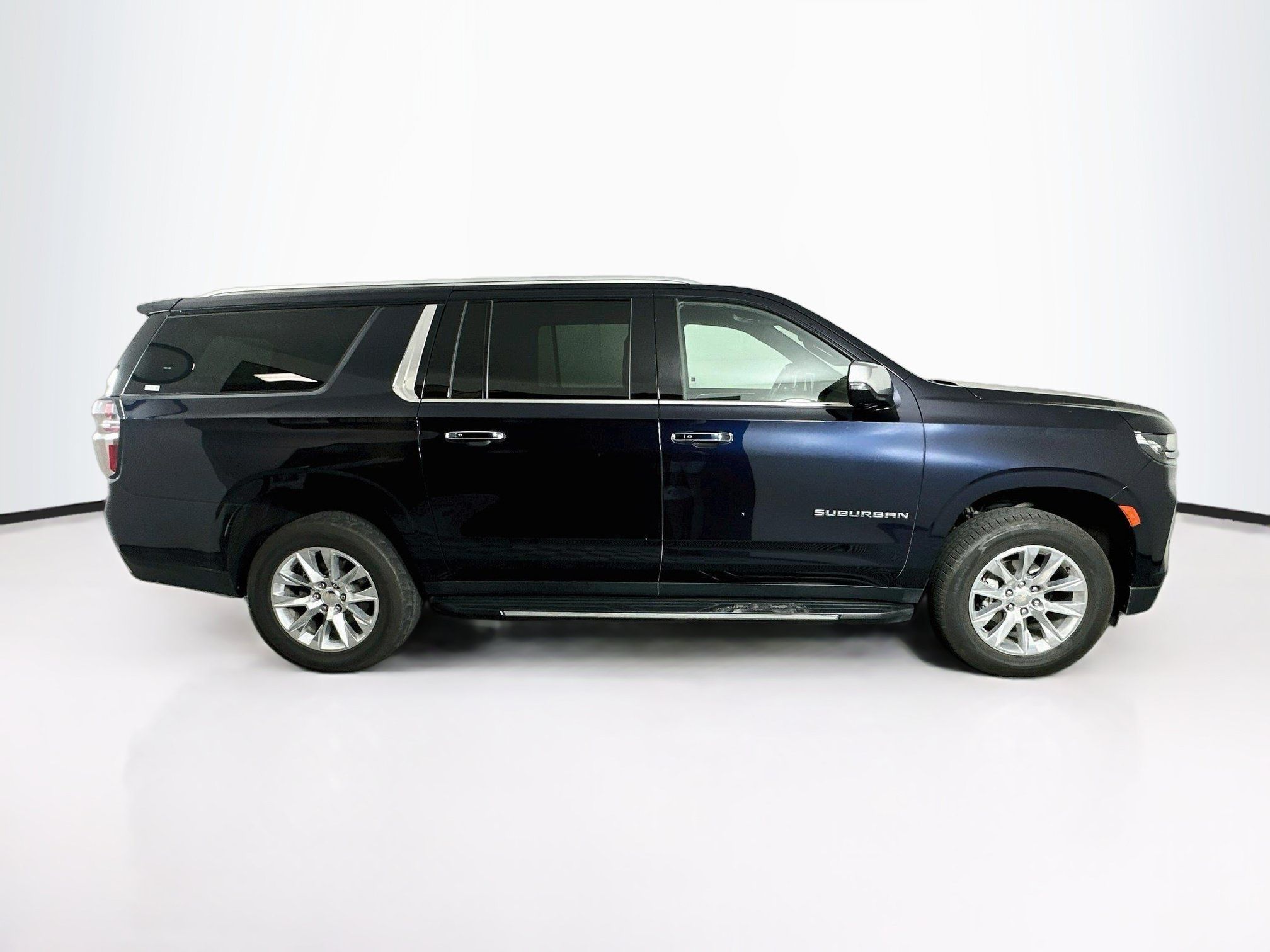 Used 2023 Chevrolet Suburban Premier AWD/4WD image 10
