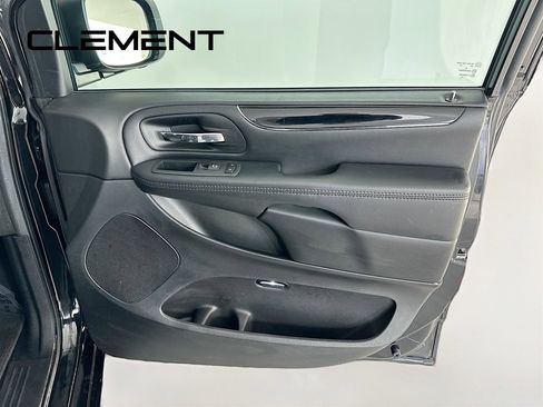 Used 2019 Dodge Grand Caravan SE image 33