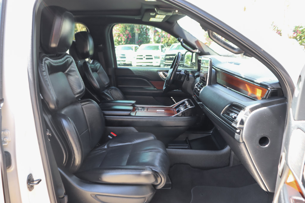 Used 2020 Lincoln Navigator Reserve w/ Equipment Group 208A Reserve AWD/4WD image 49