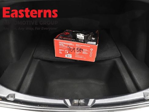 Used 2023 Tesla Model 3 Standard Range image 9