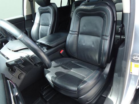 Used 2020 Lincoln Aviator Reserve w/ Equipment Group 201A AWD/4WD image 24