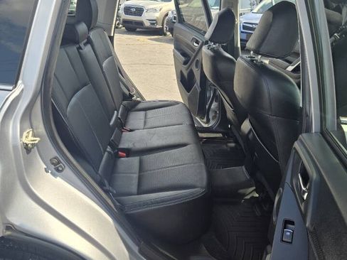 Used 2017 Subaru Forester 2.5i Touring AWD/4WD image 14