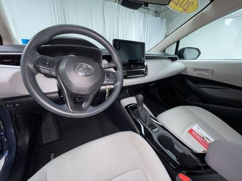 Certified 2022 Toyota Corolla LE FWD image 4