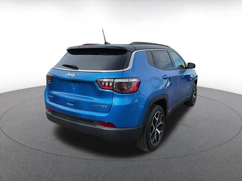 Used 2025 Jeep Compass Limited image 14