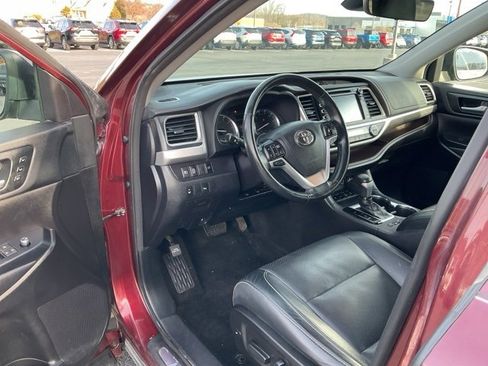 Used 2018 Toyota Highlander Limited image 11