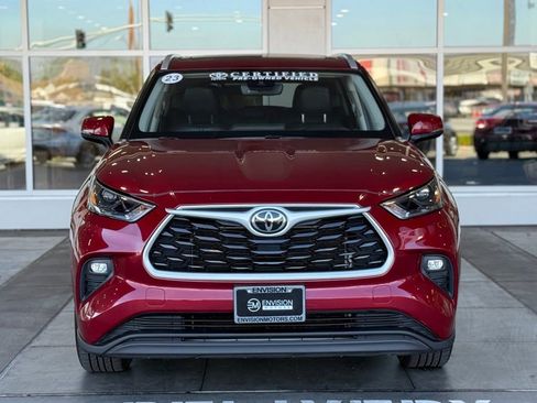 Certified 2023 Toyota Highlander XLE image 5