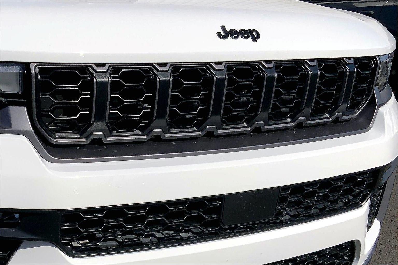 New 2026 Jeep Grand Cherokee Limited w/ Limited Altitude Package AWD/4WD image 27