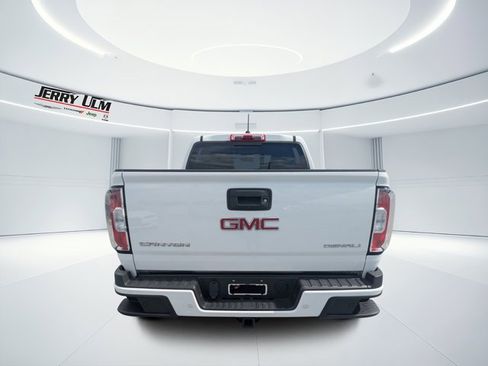 Used 2019 GMC Canyon Denali image 4