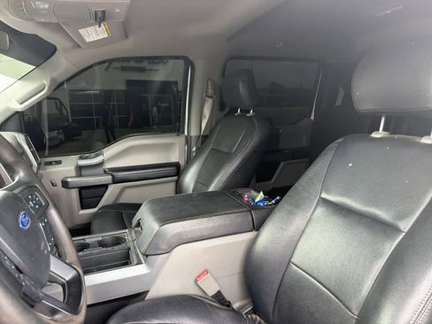 Used 2019 Ford F250 XLT w/ XLT Premium Package image 5