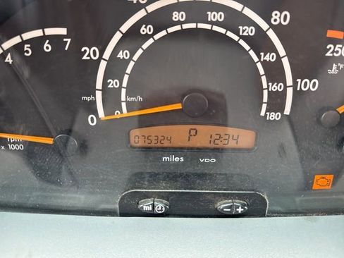 Used 2004 Dodge Sprinter 2500 w/ PWR Convenience Group image 25