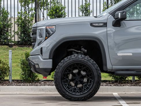Used 2024 GMC Sierra 1500 Elevation w/ Preferred Package AWD/4WD image 46