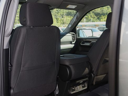 New 2026 GMC Sierra 1500 Elevation image 17