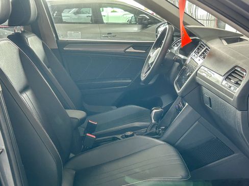 Used 2023 Volkswagen Tiguan SE image 16