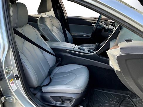 Used 2019 Toyota Avalon XLE image 22