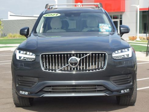 Used 2021 Volvo XC90 T6 Momentum w/ Advanced Package image 3