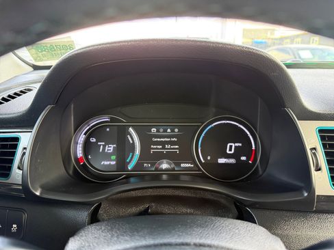 Used 2019 Kia Niro EX Premium image 18