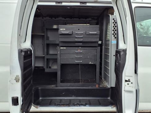 Used 2016 Chevrolet Express 2500 Extended image 14