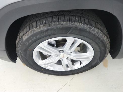 Used 2024 GMC Terrain SLE image 30