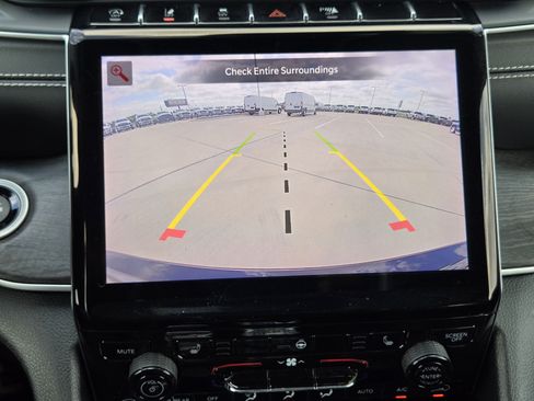 Certified 2023 Jeep Grand Cherokee Limited AWD/4WD image 19