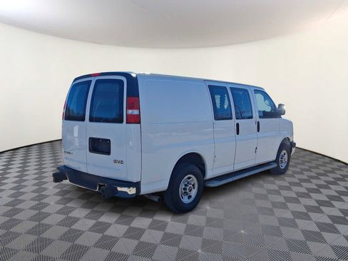 Used 2024 GMC Savana 2500 w/ Driver Convenience Package image 5
