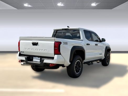 Used 2026 Toyota Tacoma TRD Off-Road AWD/4WD image 9