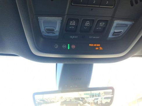 Used 2024 Buick Enclave Avenir w/ Avenir Technology Package image 24