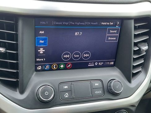 Used 2023 GMC Acadia SLE w/ Driver Convenience Package FWD image 33