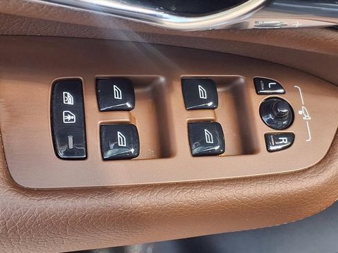 Used 2019 Volvo XC90 T6 Momentum w/ Advanced Package image 17