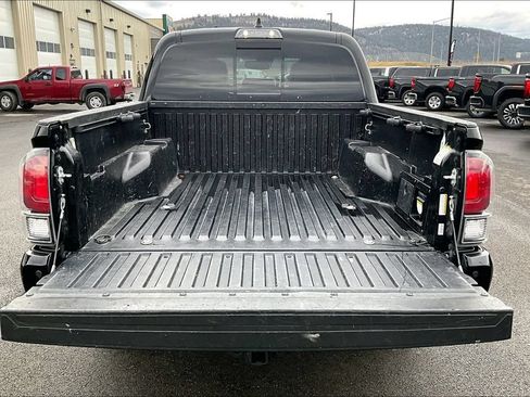 Used 2023 Toyota Tacoma Limited w/ Nightshade Package AWD/4WD image 18