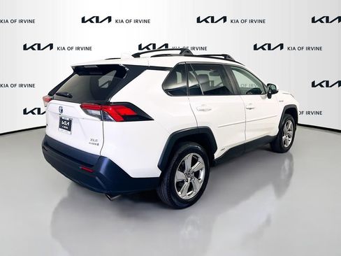 Used 2021 Toyota RAV4 XLE Premium image 7