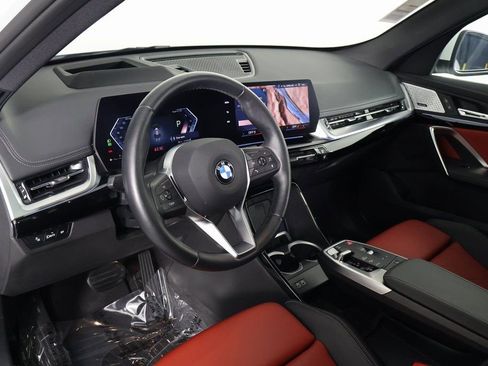 Used 2025 BMW X1 xDrive28i w/ Premium Package image 7
