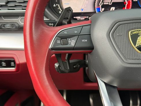 Used 2019 Lamborghini Urus AWD/4WD image 25
